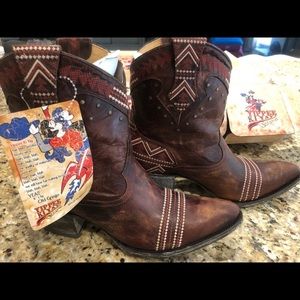 OldGringo 8” Women’s boots.